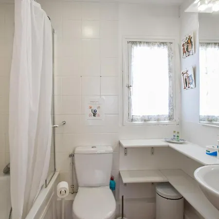 בית נופש Lovely In With Wifi